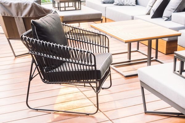 How to Pick the Best Outdoor Furniture Material